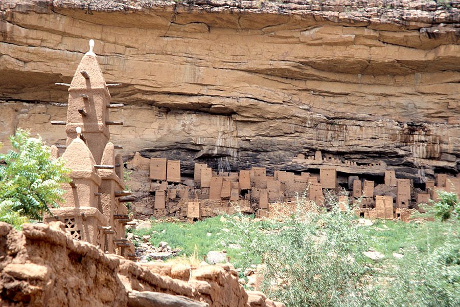 Tellem_Dwelling_Bandiagara_Escarpment_Mali